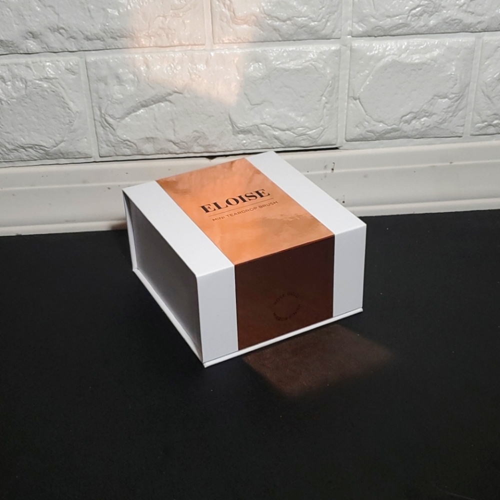 Eloise Beauty Rose gold tear drop brush